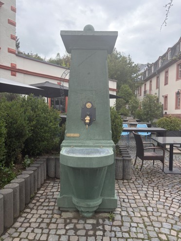Brunnen2a.jpg